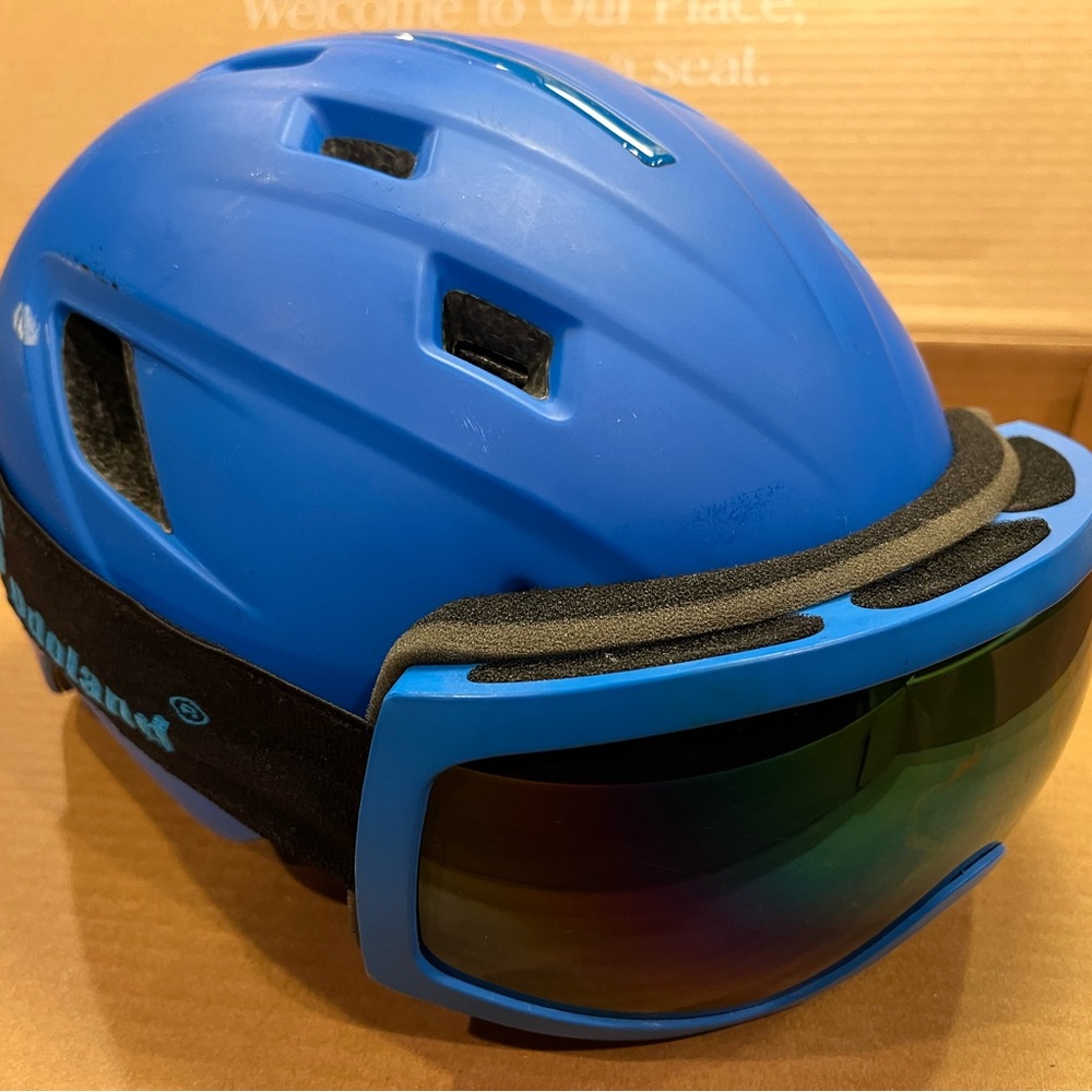 Odoland : Blue Ski Helmet with Goggles